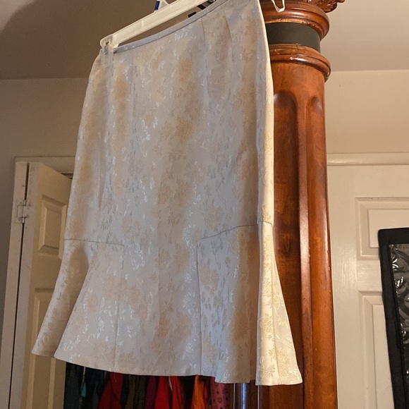 2 pcs brocade goldish skirt set - Picture 8 of 8